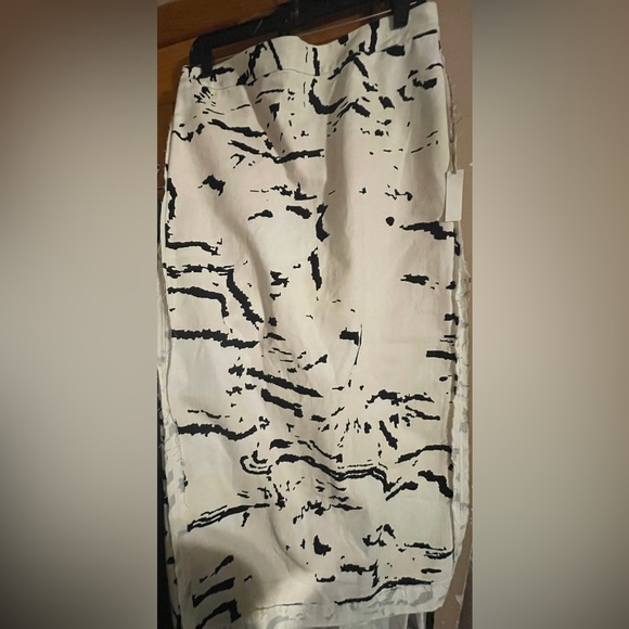 Maison Blanche new pencil skirt size 4 NWT bikercore statement cotton timeless - Picture 3 of 12